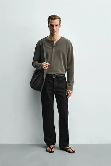 Лонгслив из мягкой ткани с пуговицами