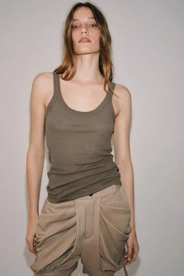 Легкий топ-жилет