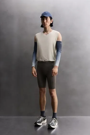 Короткие легинсы для бега