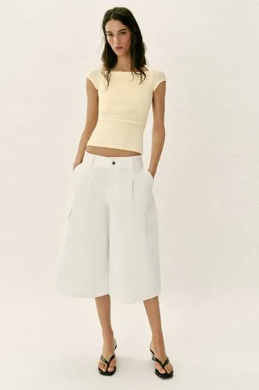 Футболка с квадратным вырезом