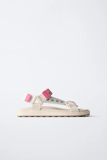 Технические сандалии с бусинами