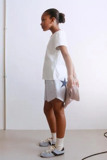 Шорты из мягкой ткани с нашивкой «звезда»