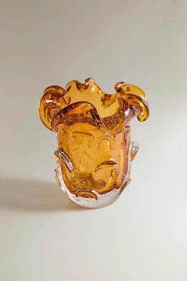 Маленькая неправильная декоративная ваза