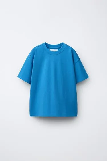 Однотонная футболка