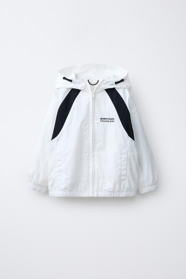 Zara Легкий дождевик с текстовым принтом купить с доставкой.