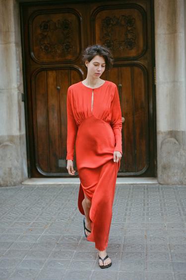 Zara Атласное платье с рукавами «летучая мышь» и разрезом