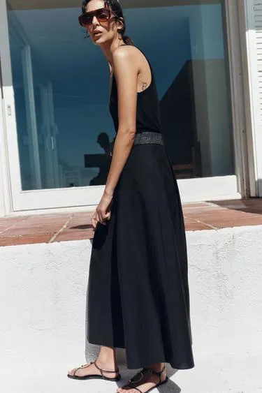 Сандалии на плоской подошве с металлической аппликацией- Заказать в России