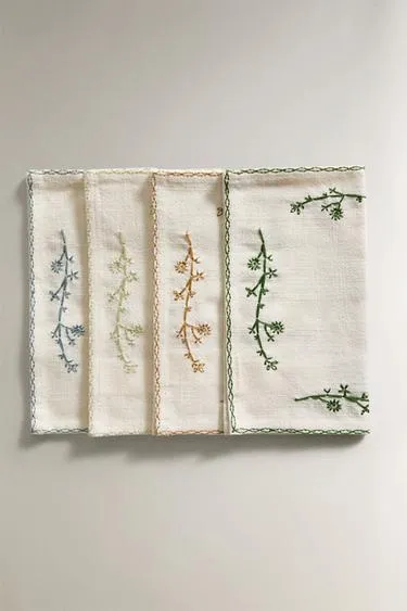 Набор салфеток с вышитыми растениями (набор из 4 шт.)- Заказать в России