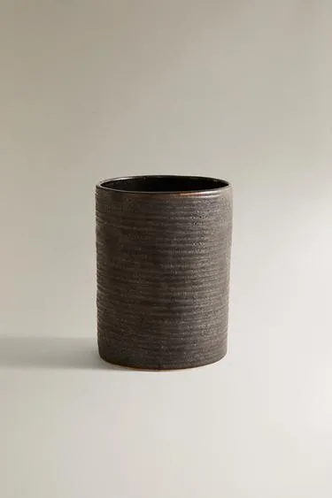 Черный керамический держатель для зубных щеток