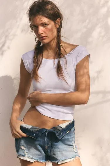 Топ с вырезом «лодочка»