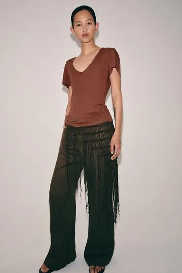 Свободная футболка с короткими рукавами