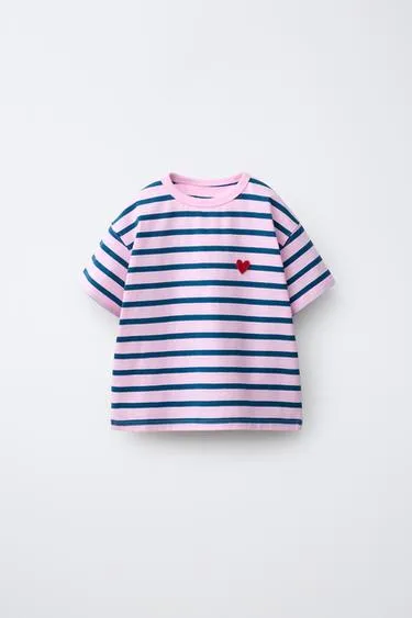 Футболка в полоску с вышитым сердцем