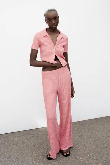 Брюки прямого кроя с текстурой- Заказать в России