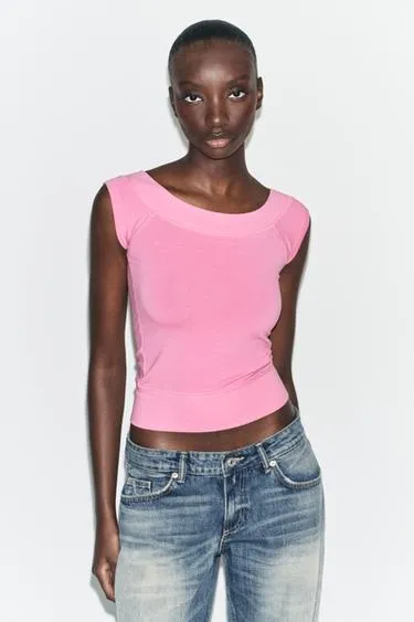 Топ с вырезом «лодочка»