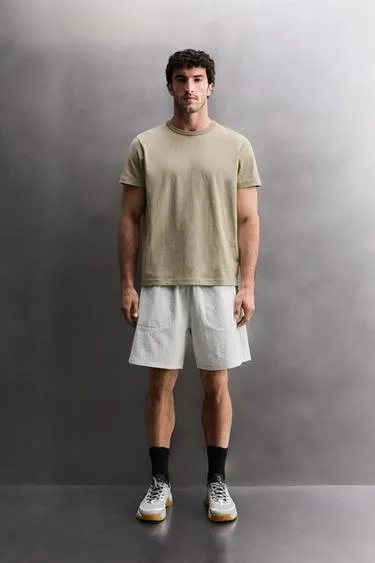 Футболка Relaxed Fit из плотного материала