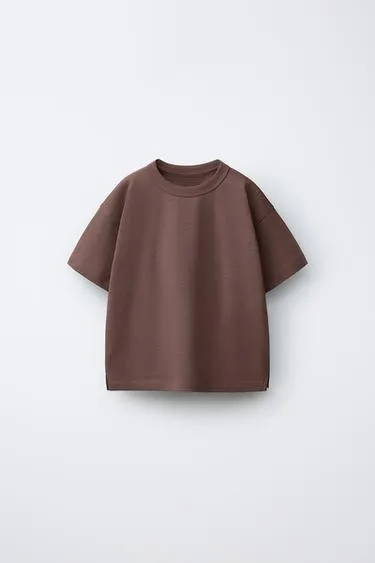 Однотонная футболка