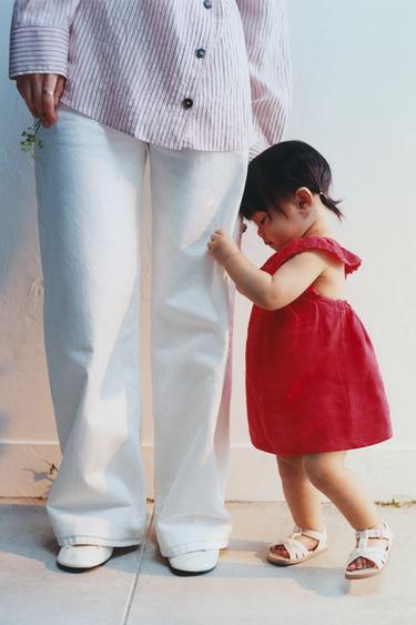 Платье с прямым вырезом и безрукавное- Заказать в России