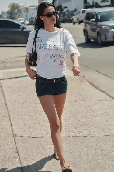 Футболка Oversize с надписью и разрезами- Заказать в России