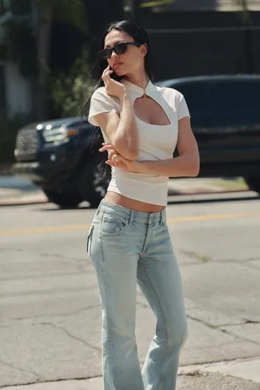 Топ с воротником-стойкой