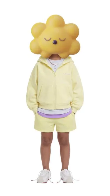 Спортивные бермуды с эмбоссированным лозунгом- Заказать в России