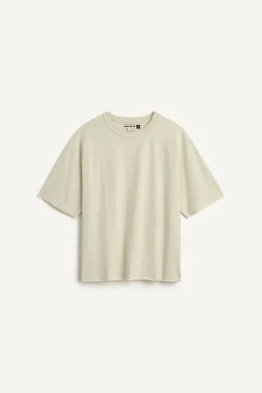 Футболка с широкими короткими рукавами