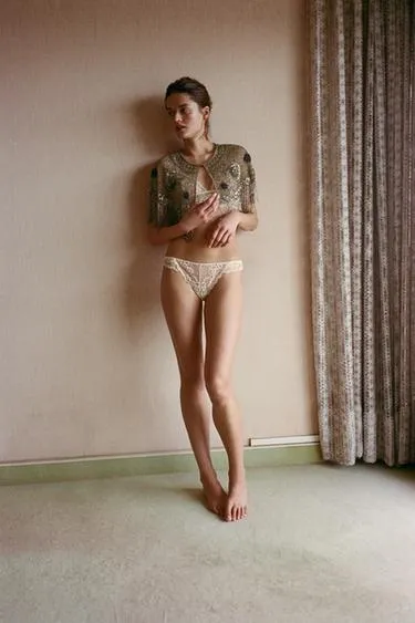 Накидка с вышивкой, бусинами и бахромой- Заказать в России