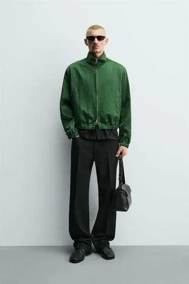 Укороченная куртка из высокотехнологичной ткани- Заказать в России