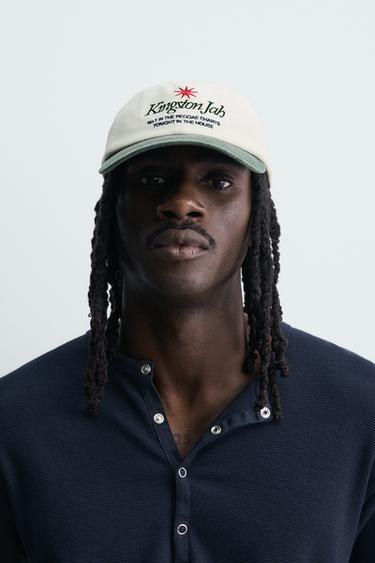 Кепка с эффектом потертости и контрастной вышивкой- Заказать в России