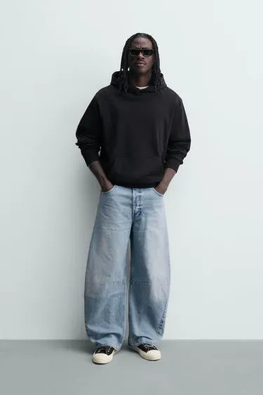 Джинсы Relaxed Barrel Fit с защипами