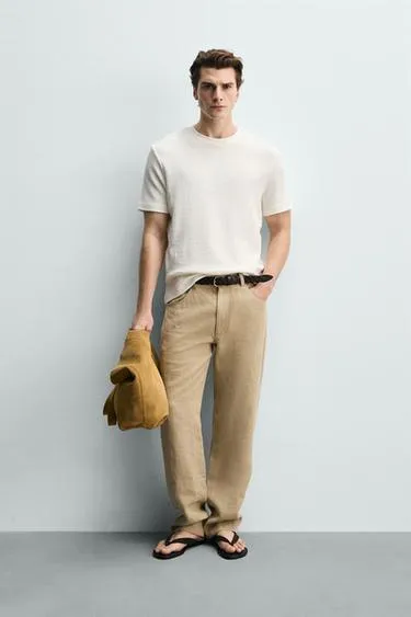 Футболка классического кроя из рельефной ткани