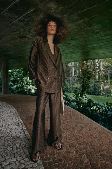 Двубортный блейзер с пайетками- Заказать в России