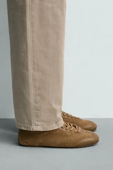 Кожаные кроссовки