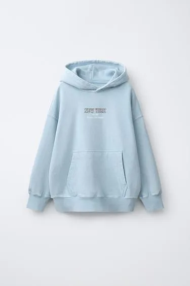 Худи с капюшоном и надписью из ткани с эффектом потертости- Заказать в России