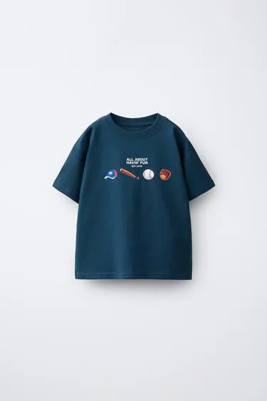 Футболка с бейсбольным принтом- Заказать в России