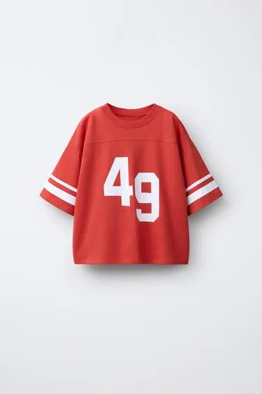 Лонгслив с цифрой и полосками