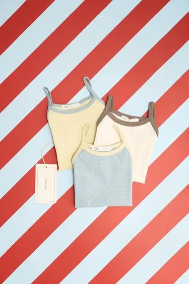 Zara «Timeless» - набор из трех футболок с контрастными деталями- Заказать в России