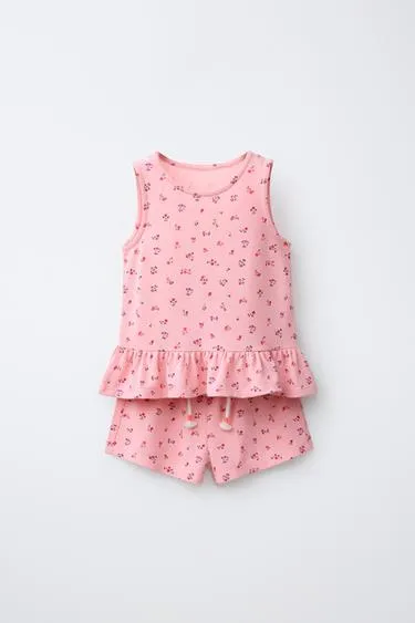 Комплект из футболки и шортов с цветочным принтом