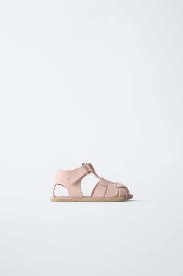 Сандалии из кожи с кожаной клеткой