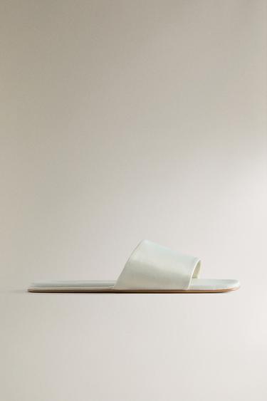 Zara Туфли на шпильке из атласа