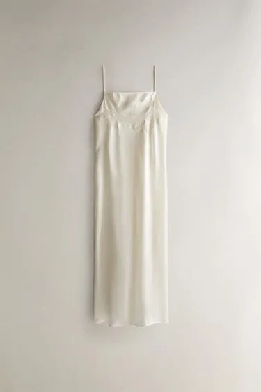 Длинное ночное платье из атласа- Заказать в России