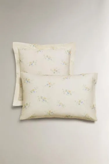 Наволочка с цветочным букетом из сатина