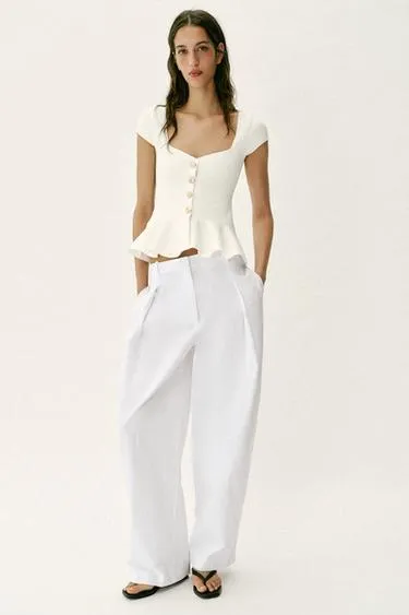 Топ с баской и пуговицами