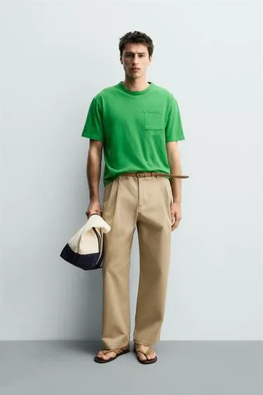 Футболка свободного кроя с карманом- Заказать в России