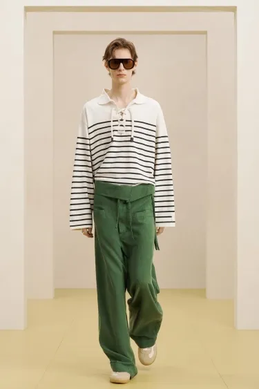 Свитшот с лацканами и завязкой