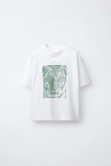 Футболка с рельефным принтом тигра и текстом- Заказать в России