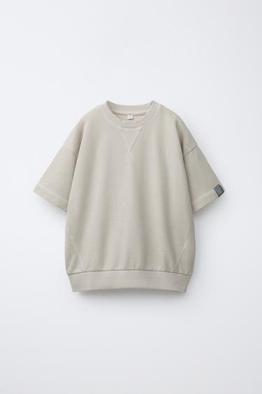 Футболка из футера с нашивкой