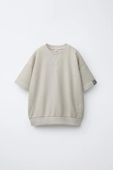 Футболка из футера с нашивкой- Заказать в России