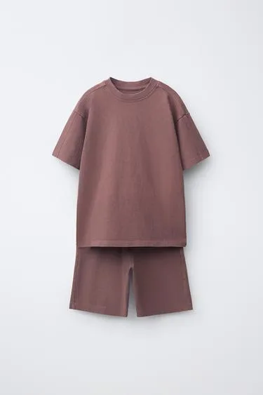 Комплект из футболки и шортов, окрашенных в готовом виде- Заказать в России