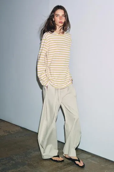 Футболка из хлопка и льна в полоску