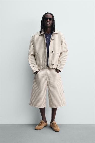 Укороченная куртка в полоску с навесными петлями